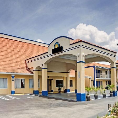 Zen Living Suites Extended Stay - Jacksonville - University Blvd Exterior photo