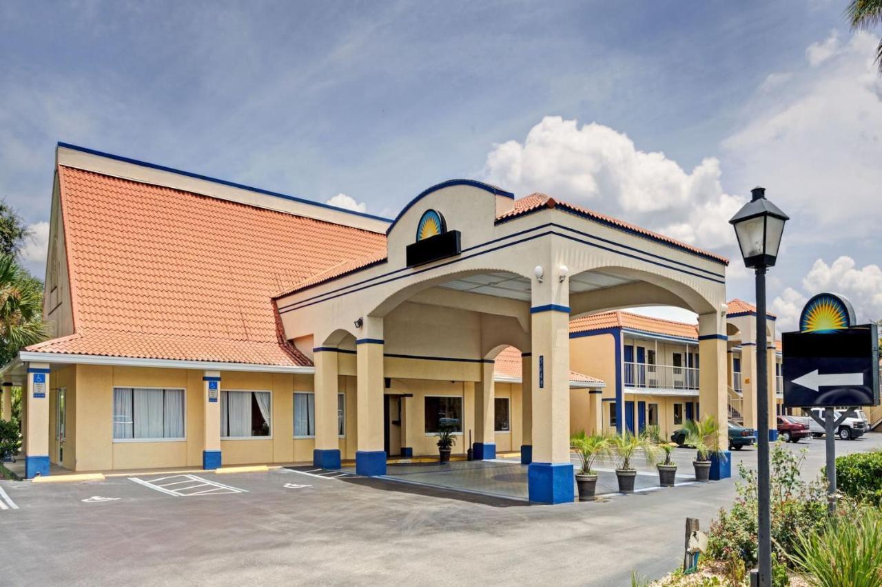 Zen Living Suites Extended Stay - Jacksonville - University Blvd Exterior photo